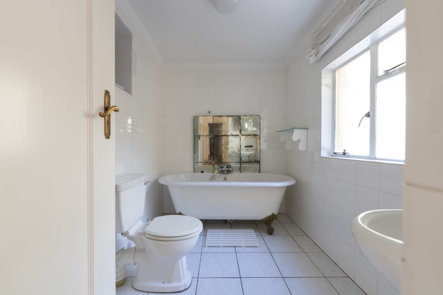 2 Bedroom Property for Sale in Green Point Western Cape